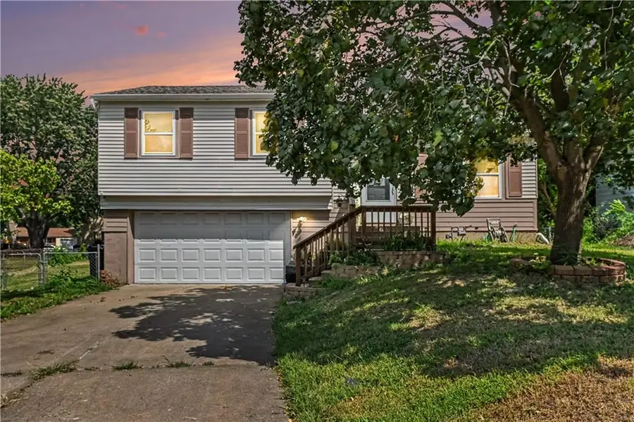 16108 E 32nd Street S, Independence, MO 64055 - #3