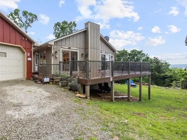 29801 Eastbank Drive, Warsaw, MO 65355