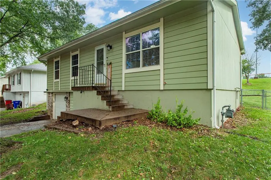 808 SE 19th Street, Oak Grove, MO 64075 - #3