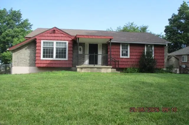 1001 NW Canterbury Road, Blue Springs, MO 64015 - #1