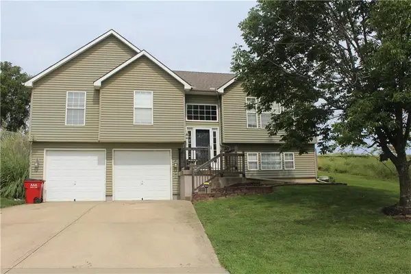 212 Whispering Hills Boulevard, Lone Jack, MO 64070