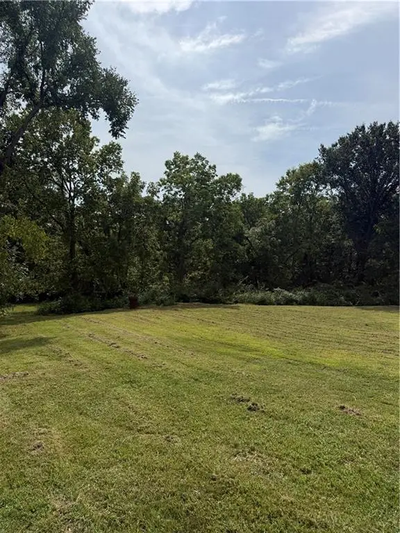 1209 N Lyne Street, Raymore, MO 64083