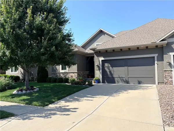 19610 W 100th Terrace, Lenexa, KS 66220
