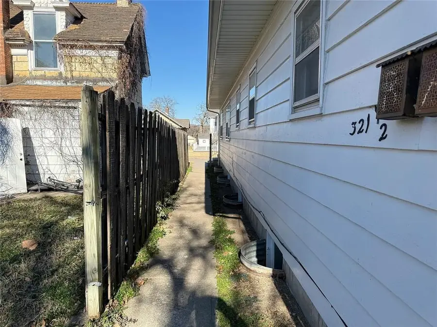 321 W 5th Street, Junction City, KS 66441 - #2