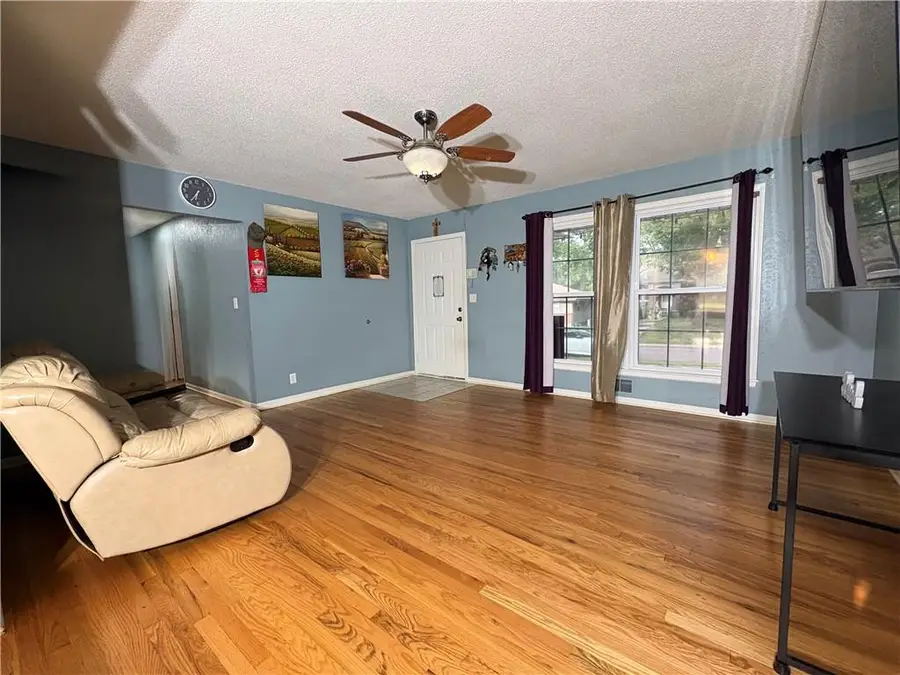 13436 Belmeade Avenue, Grandview, MO 64030 - #2