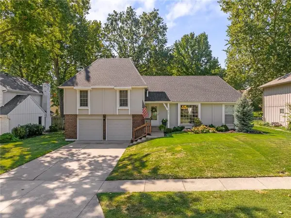 10927 W 99th Place, Overland Park, KS 66214