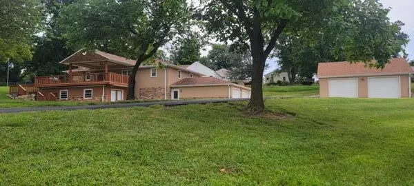 5001 NW High Drive Drive, Riverside, MO 64150