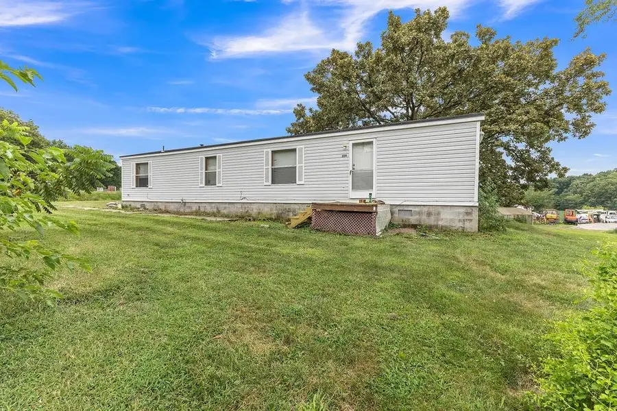309 E Walnut Avenue, Stewartsville, MO 64490 - #2