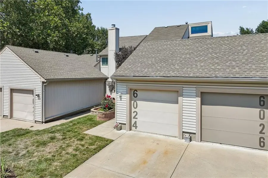 6024 N Kansas Avenue, Kansas City, MO 64119 - #2