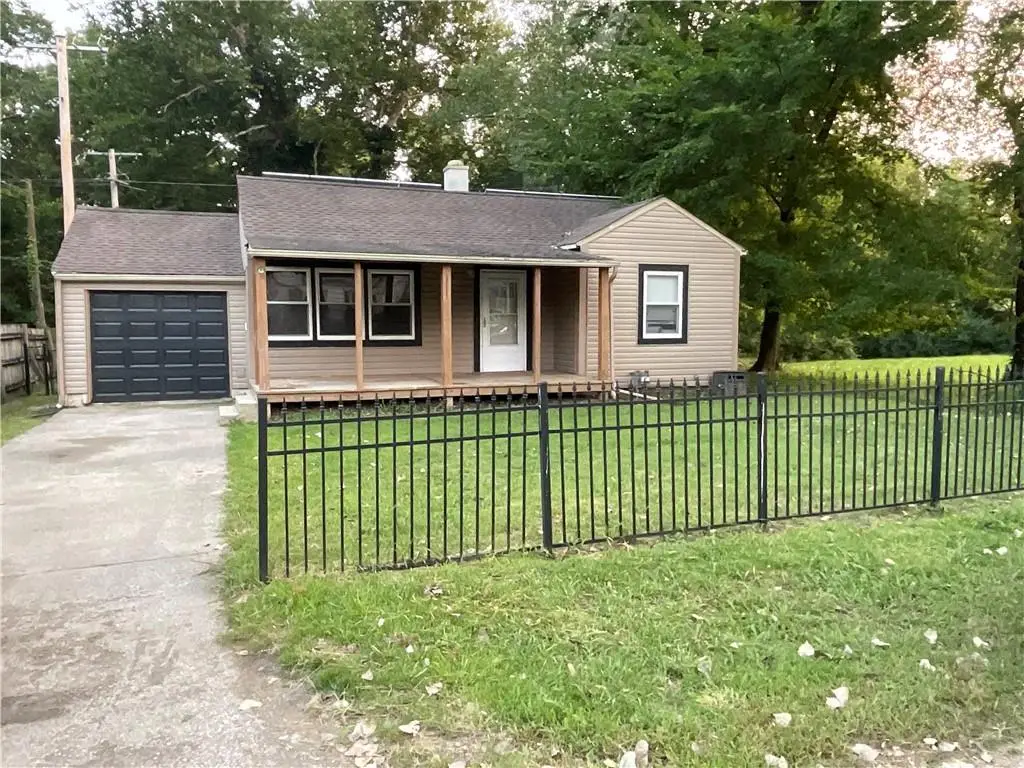 1111 NE 43rd Street, Kansas City, MO 64116 - #1