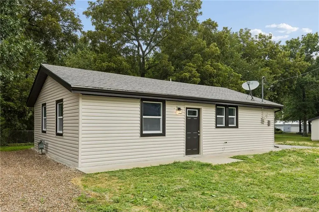 623 E 7th Street, Tonganoxie, KS 66086 - #1