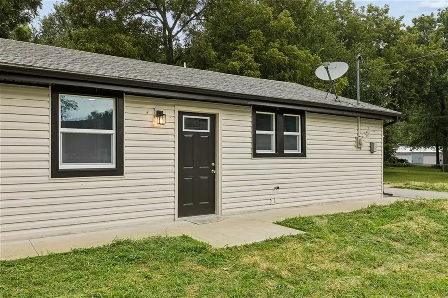 623 E 7th Street, Tonganoxie, KS 66086 - #3