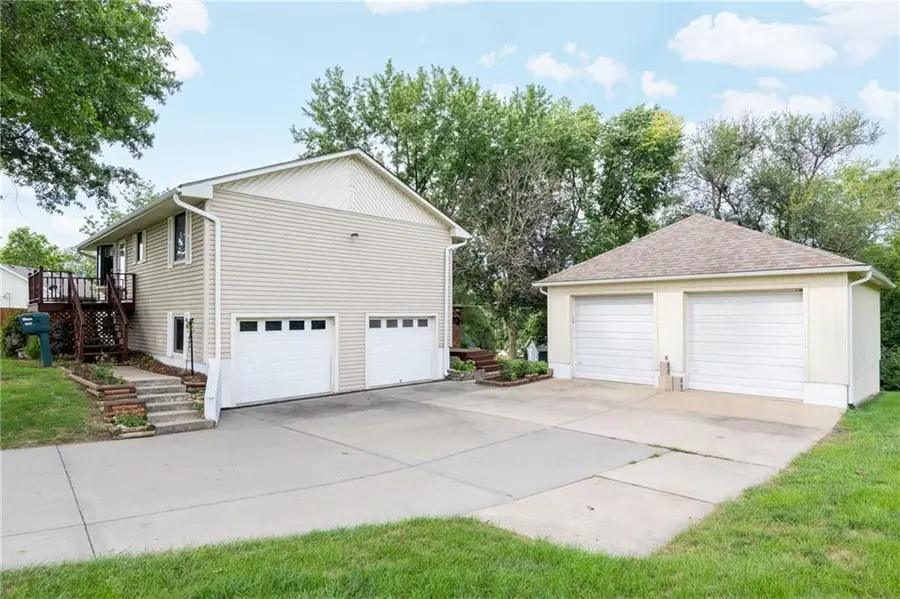 1207 Saint Paul Avenue, Excelsior Springs, MO 64024 - #3