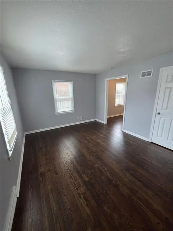4509 Monroe Avenue, Kansas City, MO 64130 - #2