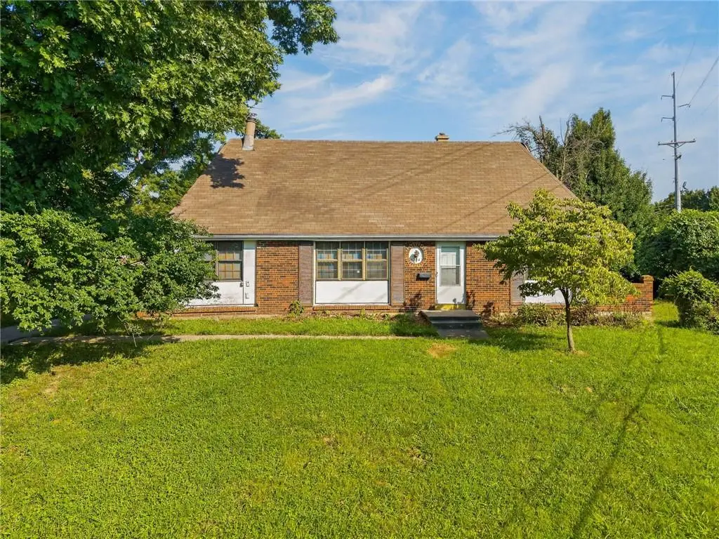 8204 NE 53rd Street, Kansas City, MO 64119 - #1