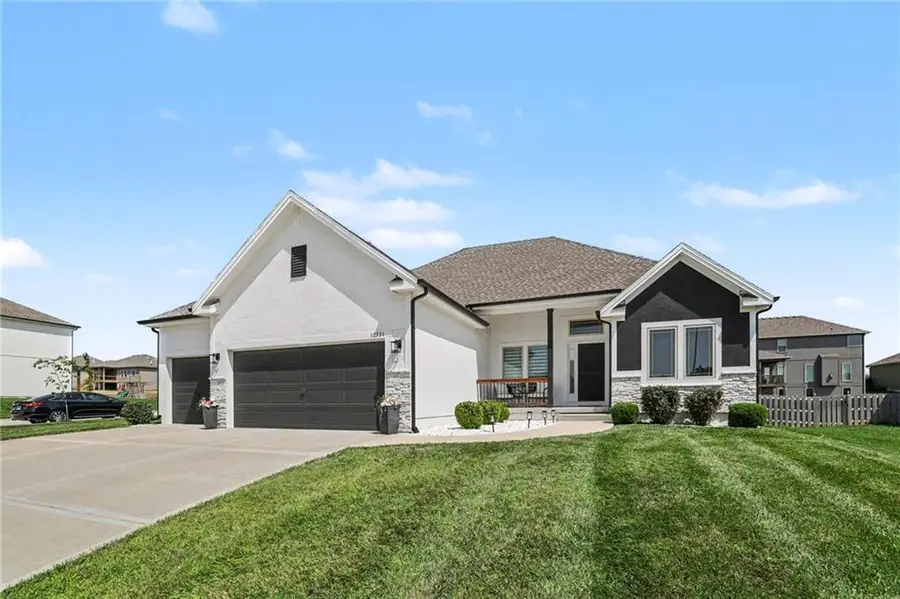 10931 N Bristol Avenue, Kansas City, MO 64156 - #2