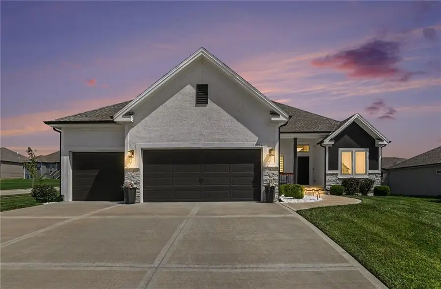 10931 N Bristol Avenue, Kansas City, MO 64156 - #3