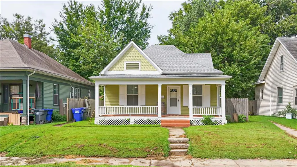 1318 S Carr Avenue, Sedalia, MO 65301 - #1