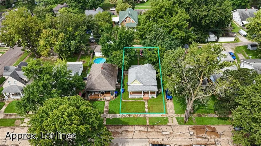 1318 S Carr Avenue, Sedalia, MO 65301 - #2