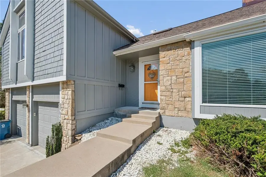 8016 Monrovia Street, Lenexa, KS 66215 - #3
