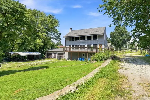 1322 S Kings Highway, Independence, MO 64055