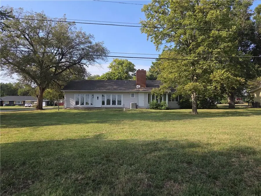 1200 Washington Street, Fredonia, KS 66736 - #2