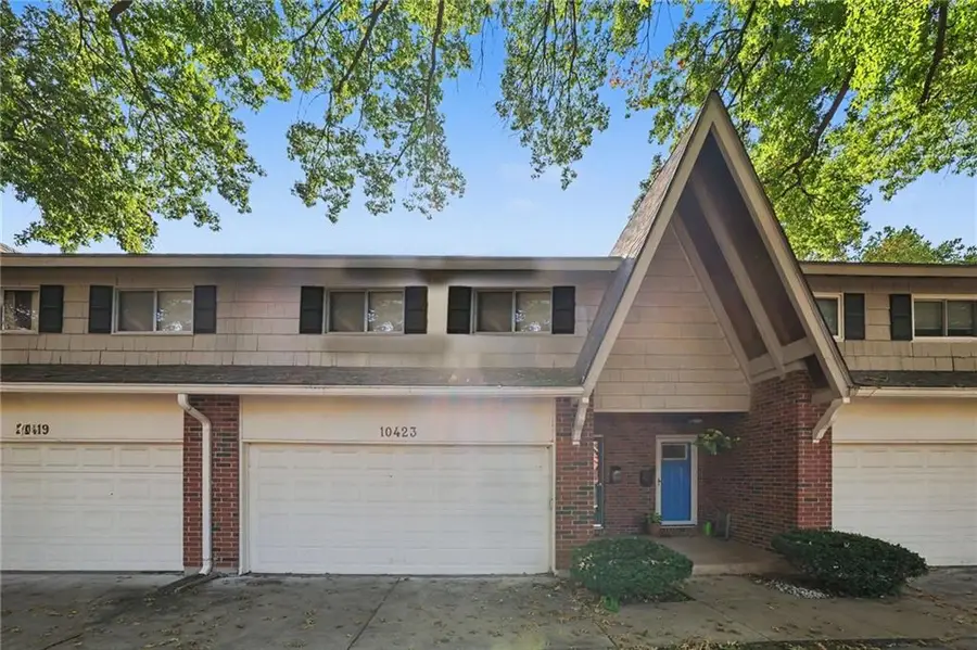 10423 Ash Street, Overland Park, KS 66207 - #2