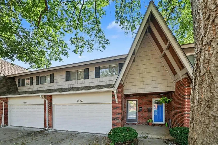 10423 Ash Street, Overland Park, KS 66207 - #3