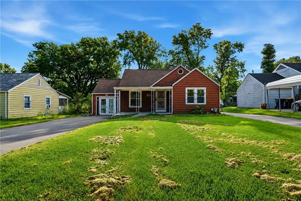 7217 Brooklyn Avenue, Kansas City, MO 64132 - #1
