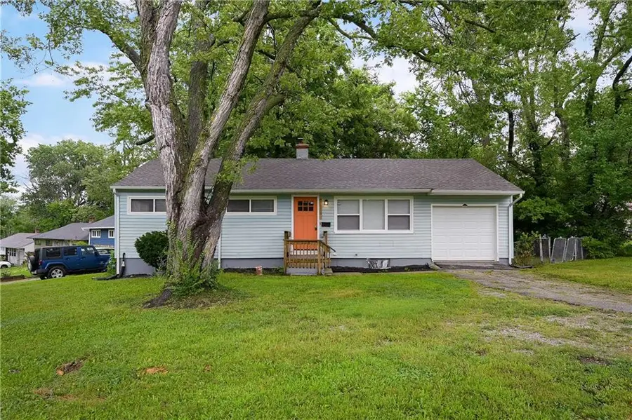11407 Delmar Avenue, Kansas City, MO 64134 - #2
