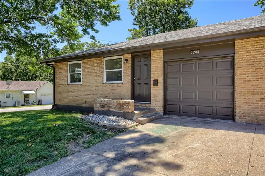 1200 N Osage Street, Independence, MO 64050 - #2