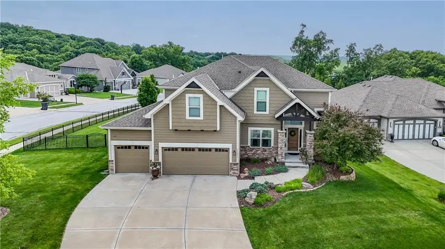 15053 Eagle Lane, Parkville, MO 64152 - #2