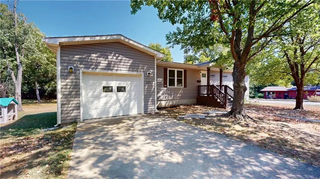 525 S West Street, Nevada, MO 64772 - #1