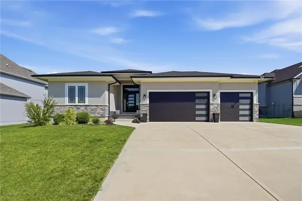 1604 SW 27th Street, Lee's Summit, MO 64082