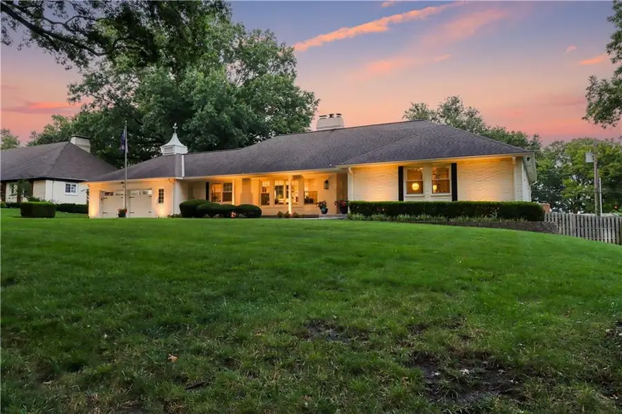 9825 Overbrook Road, Leawood, KS 66206 - #3
