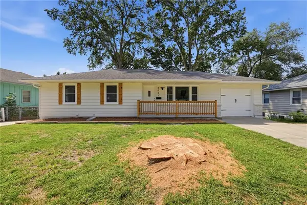 8607 E 83rd Street, Raytown, MO 64138
