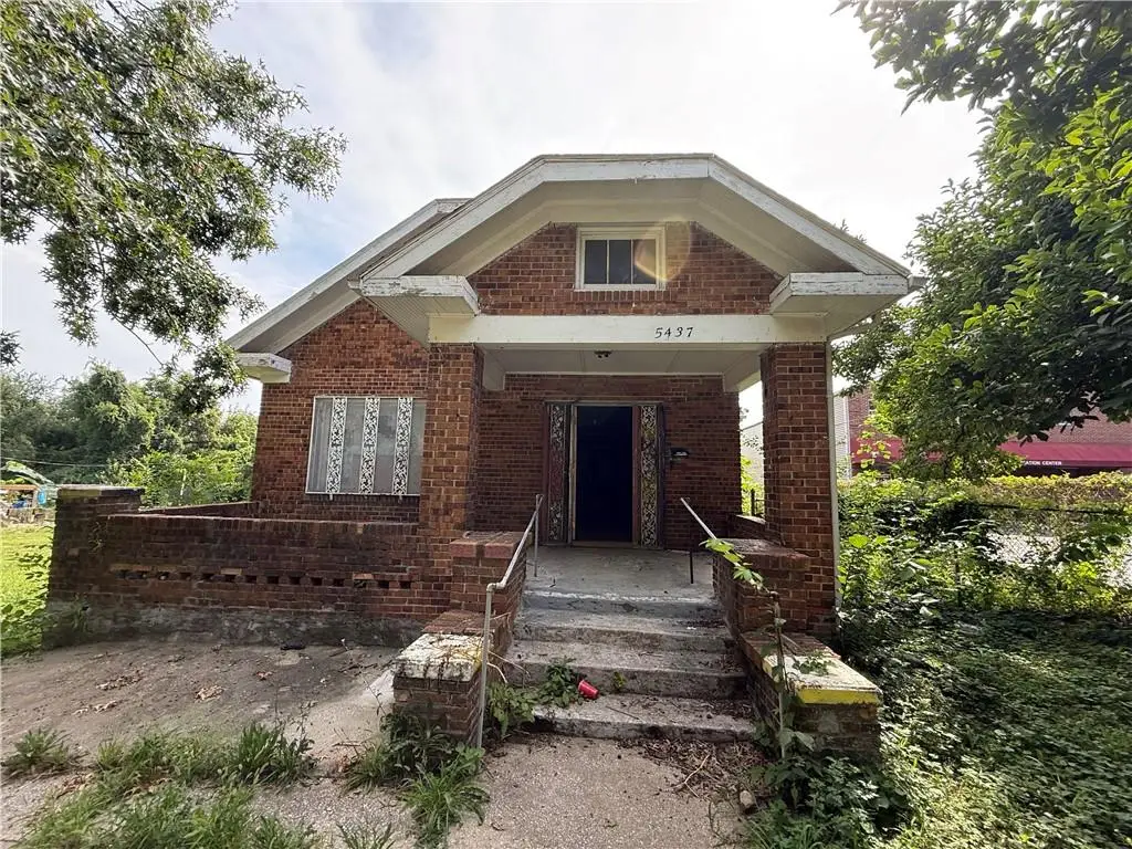 5437 Brooklyn Avenue, Kansas City, MO 64130 - #1