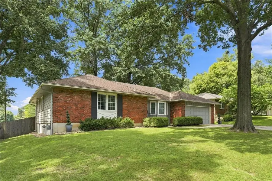 7228 Woodward Street, Overland Park, KS 66204 - #2