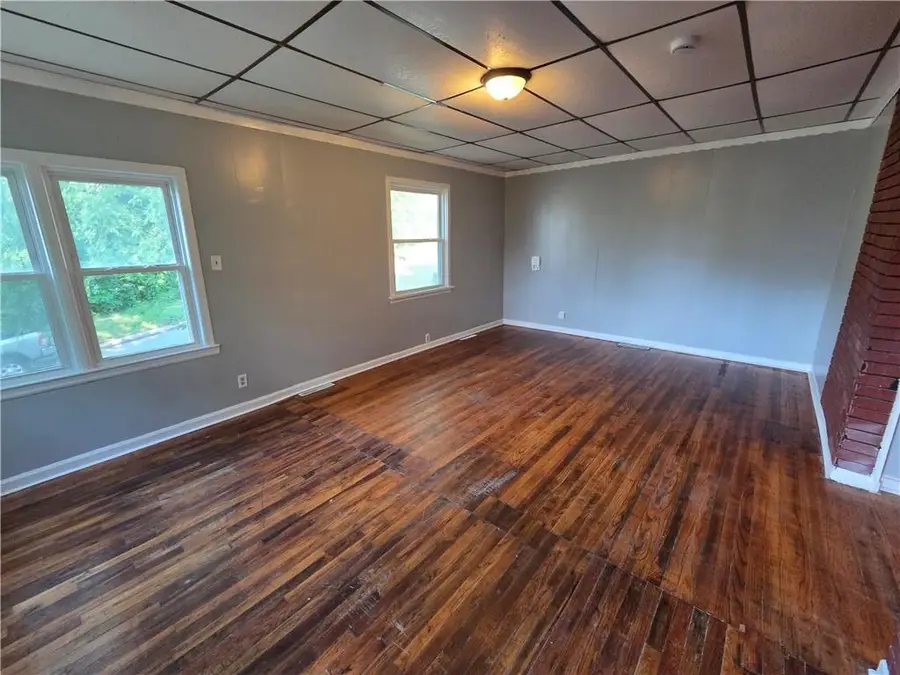2425 S 15th Street, Saint Joseph, MO 64503 - #2