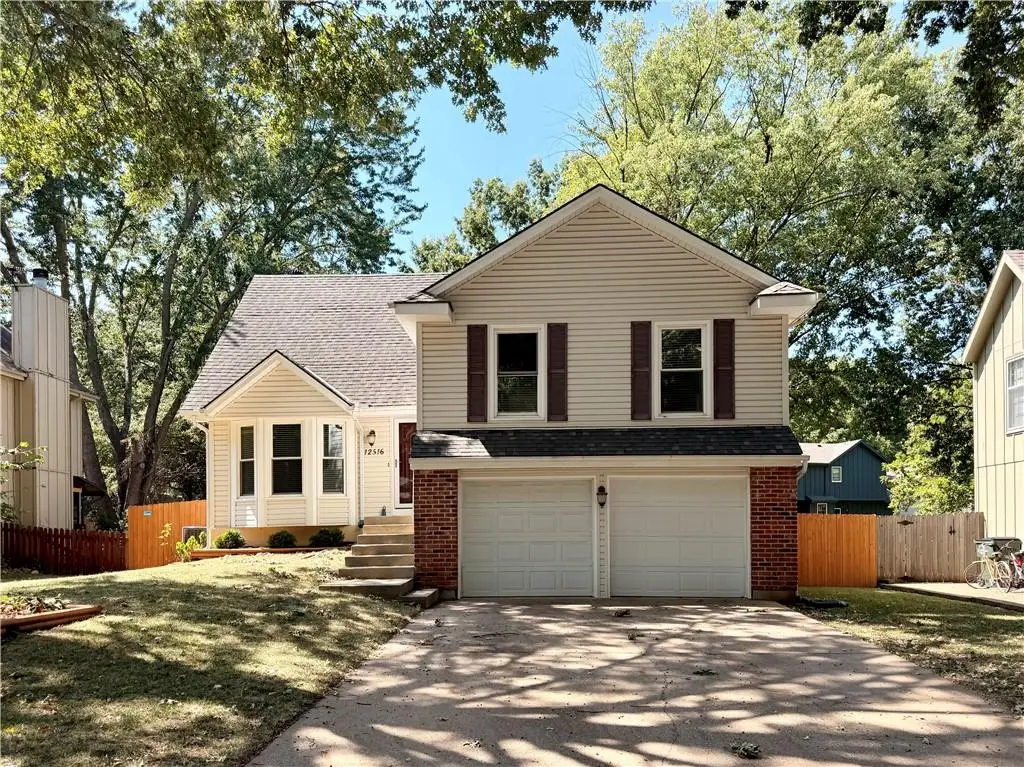 12516 S Cottonwood Drive, Olathe, KS 66062 - #1