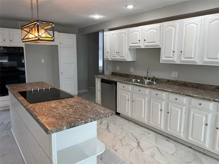2910 Karnes Road, Saint Joseph, MO 64506 - #2