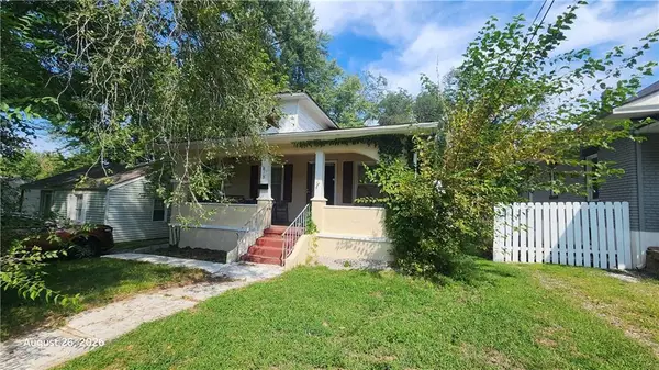 813 N Crysler Avenue, Independence, MO 64050