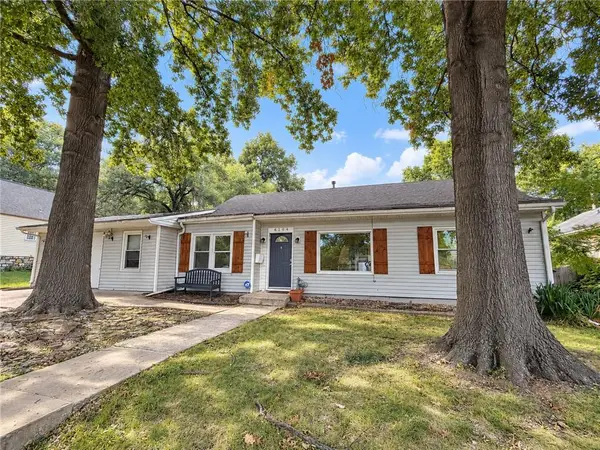 6104 W 53rd Terrace, Mission, KS 66204
