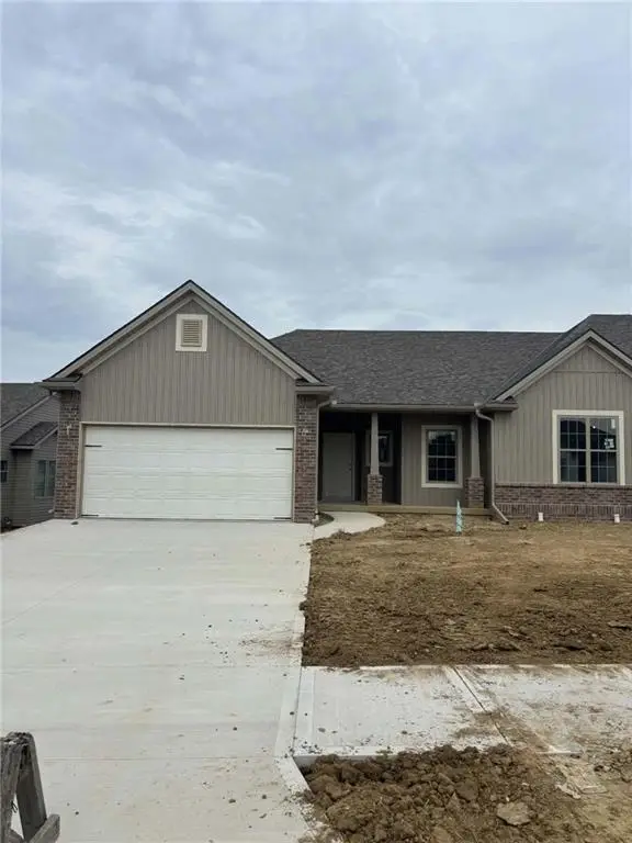 4705 Stonebridge Drive E, St Joseph, MO 64505