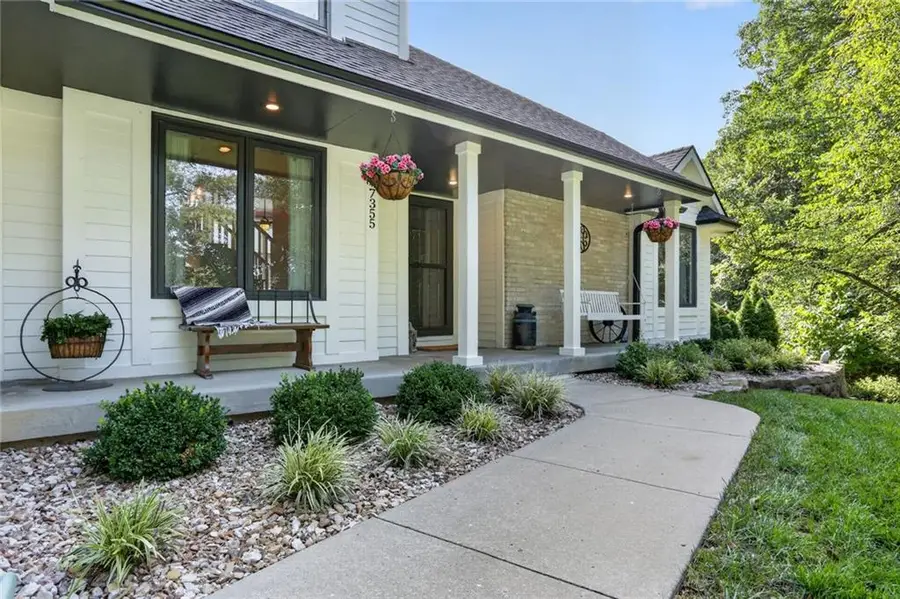 7355 NW Brightwell Road, Parkville, MO 64152 - #3