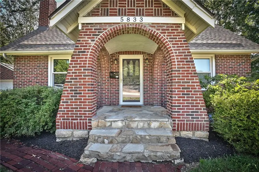 5833 Monrovia Street, Shawnee, KS 66216 - #3