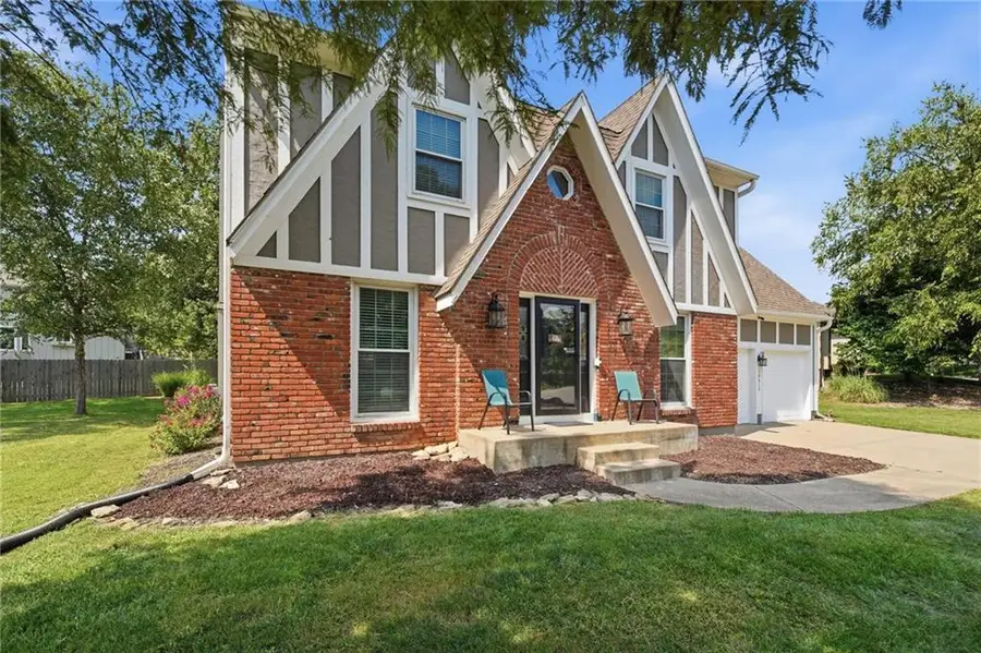 10612 Bluejacket Street, Overland Park, KS 66212 - #3