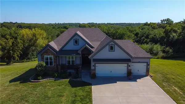 1404 SE Bush Road, St Joseph, MO 64504