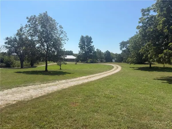 1886 Shawnee Road, Ottawa, KS 66067