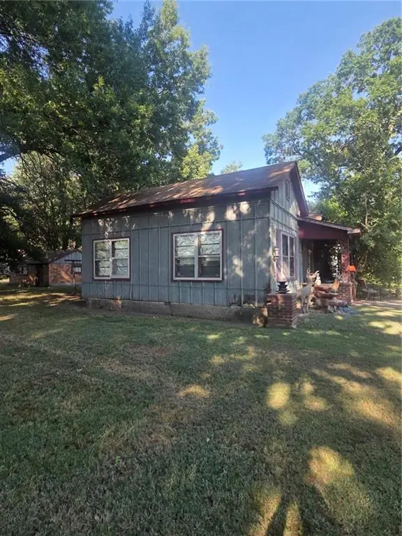649 E 20th Street, Pittsburg, KS 66762 - #2